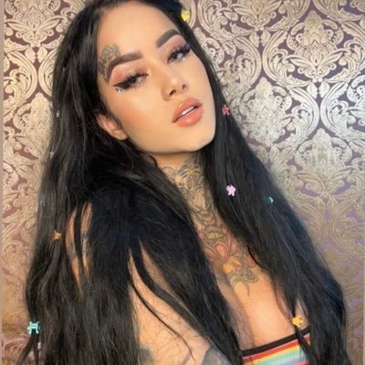 Isabelle Goncalves — what she looks like