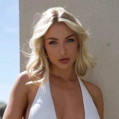 Shayna Holt — what she looks like